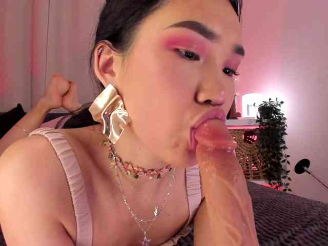 Divine-Madness webcam