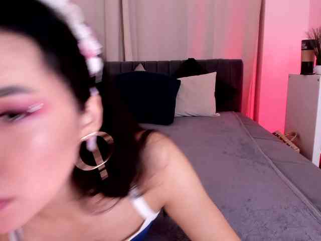 Divine-Madness webcam