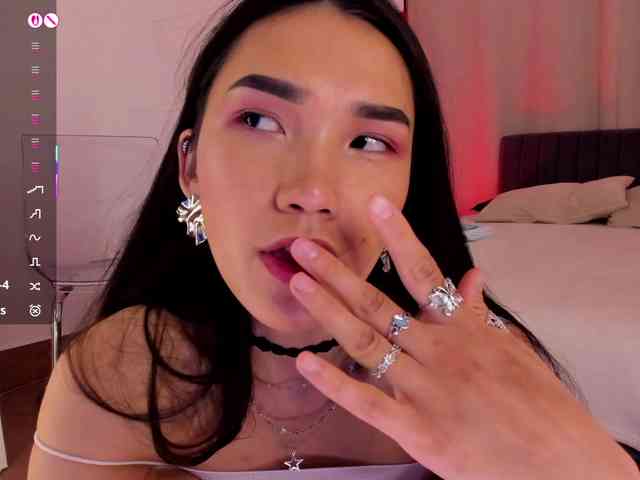 Divine-Madness webcam