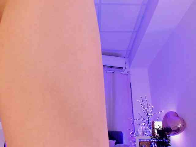 Divine-Madness webcam