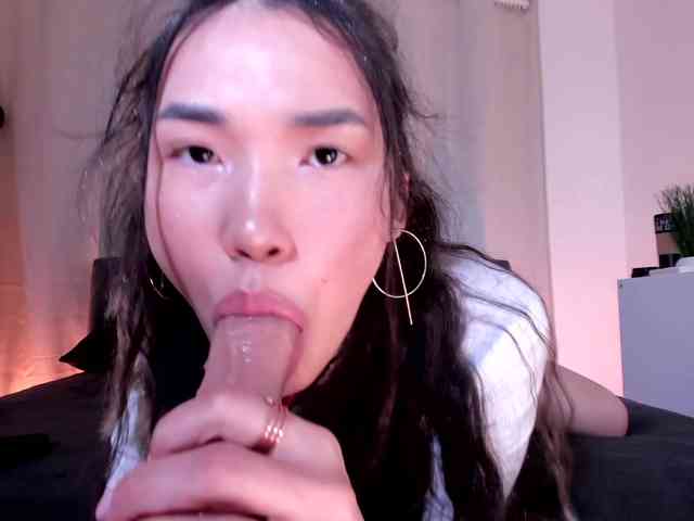 Divine-Madness webcam