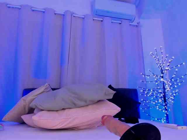 Divine-Madness webcam