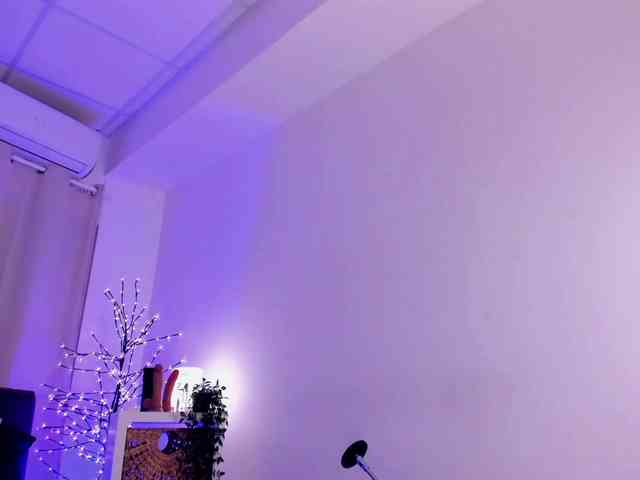 Divine-Madness webcam