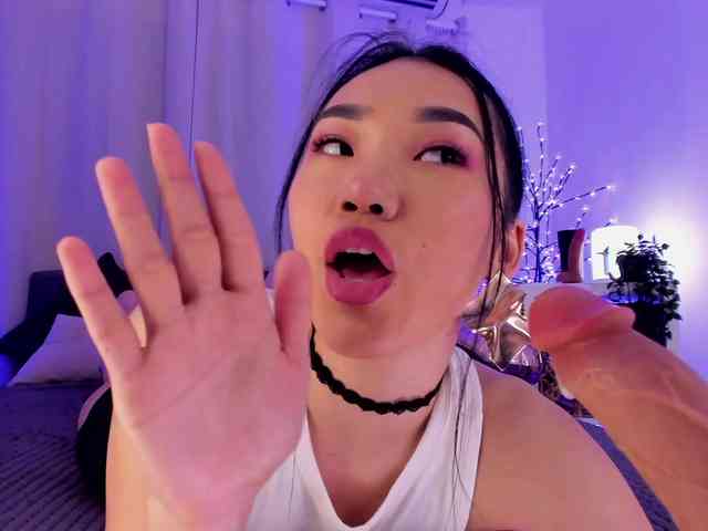 Divine-Madness webcam