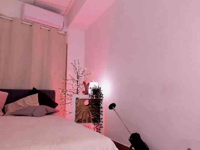 Divine-Madness webcam