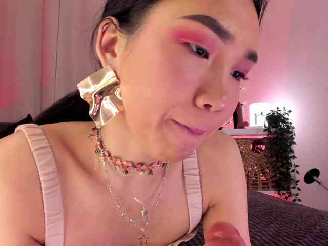 Divine-Madness webcam