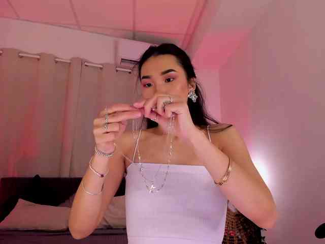 Divine-Madness webcam