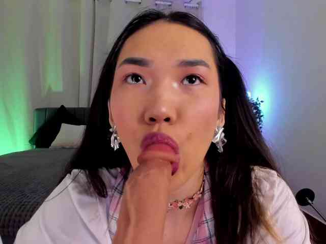 Divine-Madness webcam