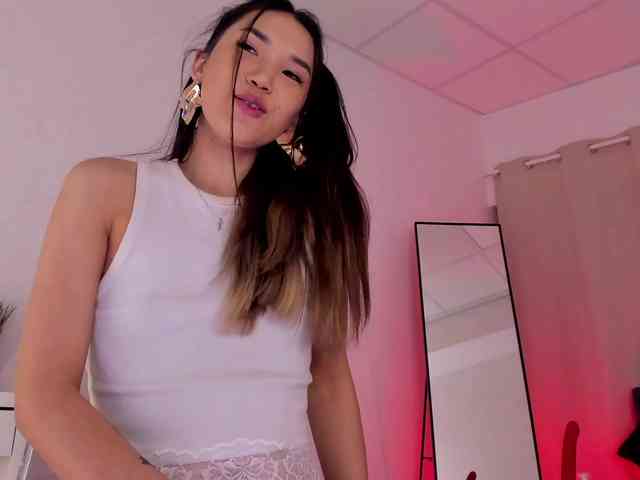 Divine-Madness webcam