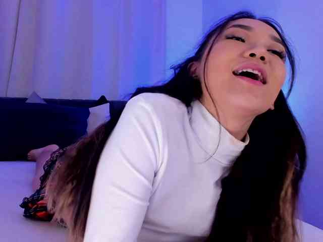 Divine-Madness webcam