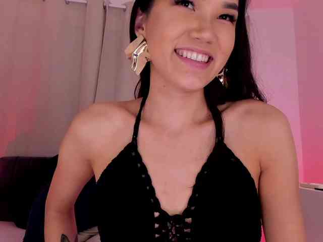 Divine-Madness webcam