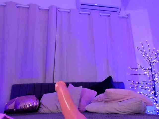 Divine-Madness webcam