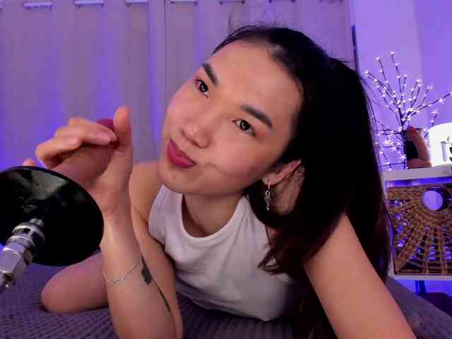 Divine-Madness webcam