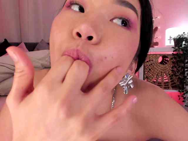 Divine-Madness webcam