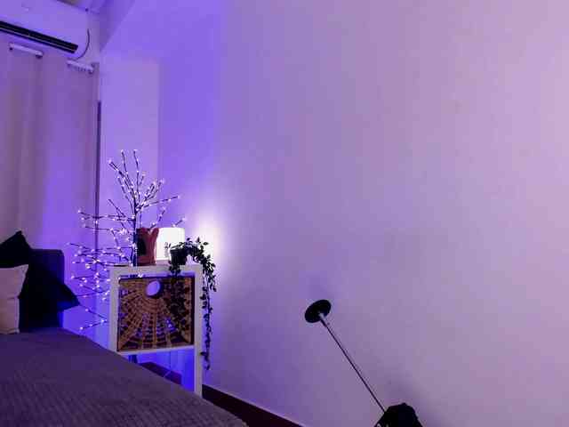 Divine-Madness webcam