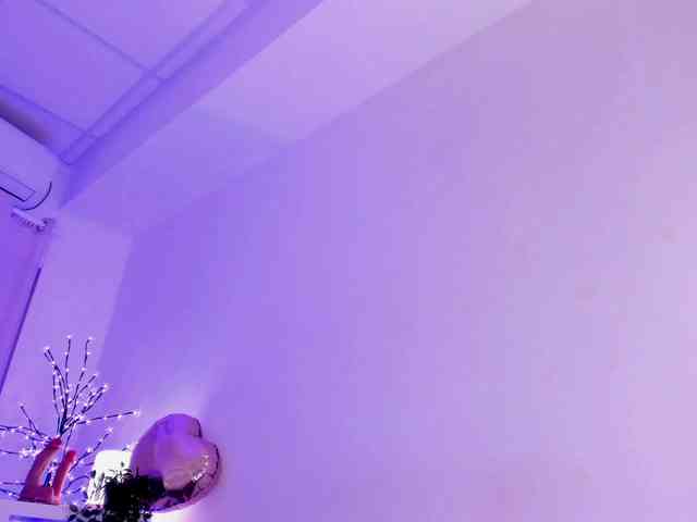 Divine-Madness webcam