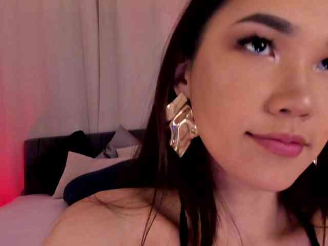 Divine-Madness webcam