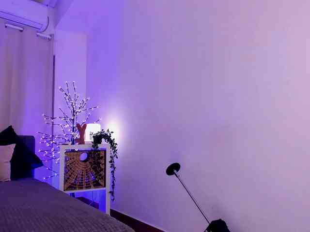 Divine-Madness webcam