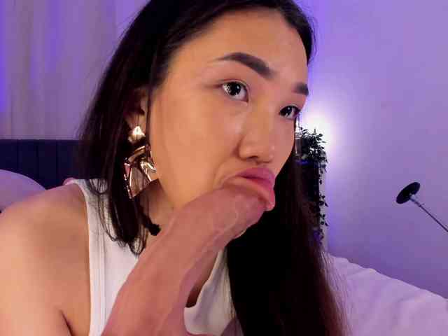 Divine-Madness webcam