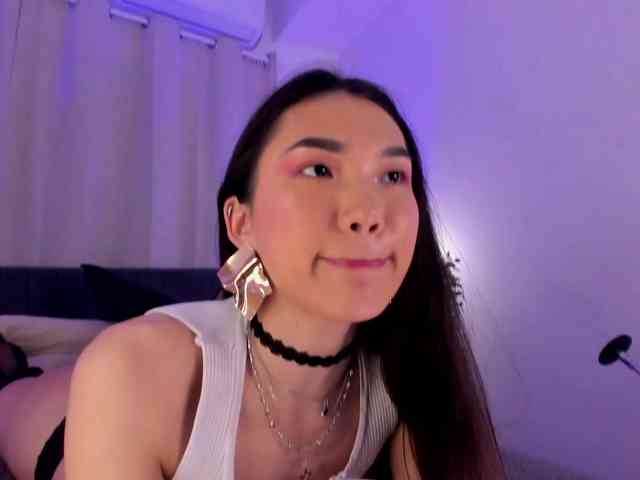 Divine-Madness webcam