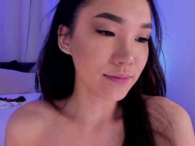 Divine-Madness webcam