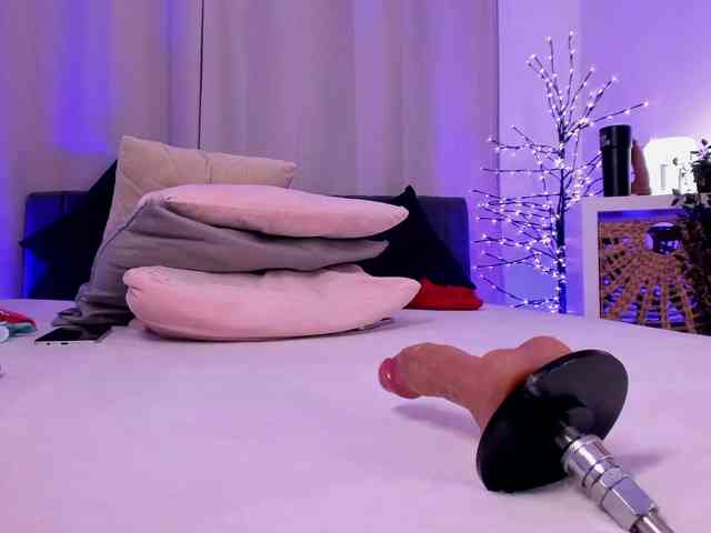 Divine-Madness webcam