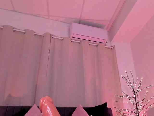 Divine-Madness webcam