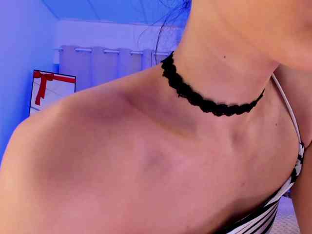 Divine-Madness webcam