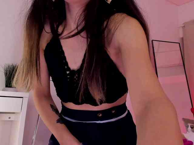 Divine-Madness webcam