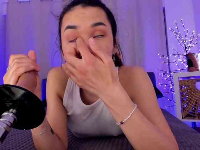 Divine-Madness webcam