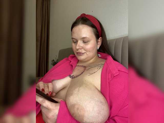 Divana-1's BongaCams show and profile