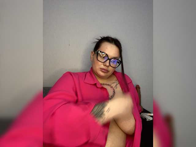 Divana-1's BongaCams show and profile