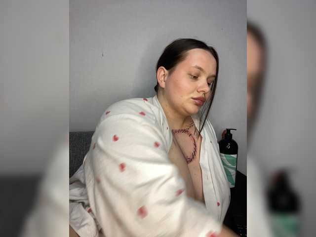 Divana-1's BongaCams show and profile