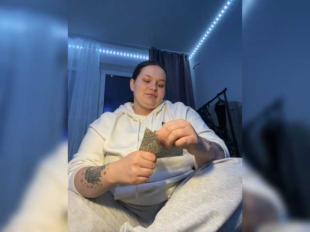 Divana-1's BongaCams show and profile