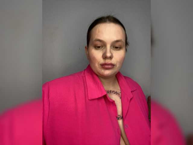 Divana-1's BongaCams show and profile