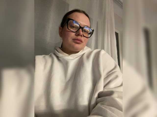 Divana-1's BongaCams show and profile