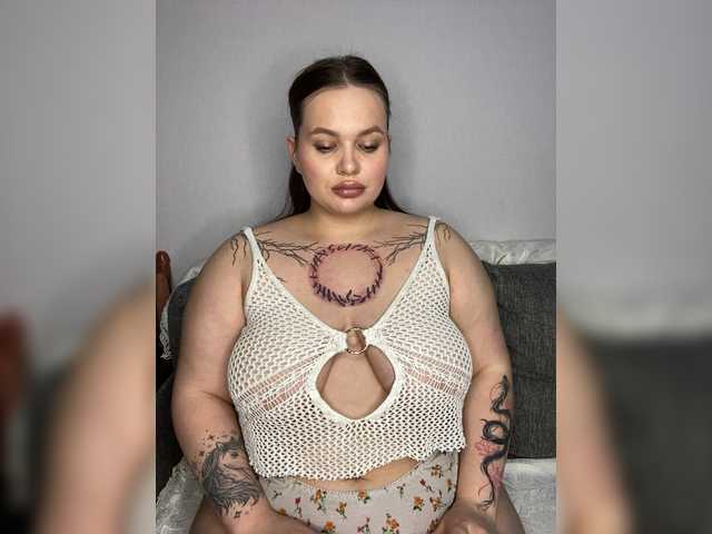 Divana-1's BongaCams show and profile