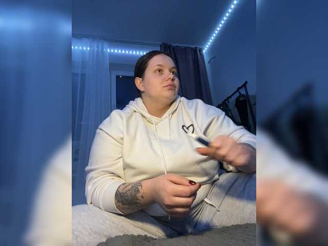 Divana-1's BongaCams show and profile