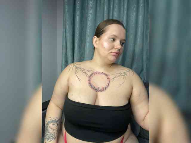 Divana-1 Live Webcam on BongaCams