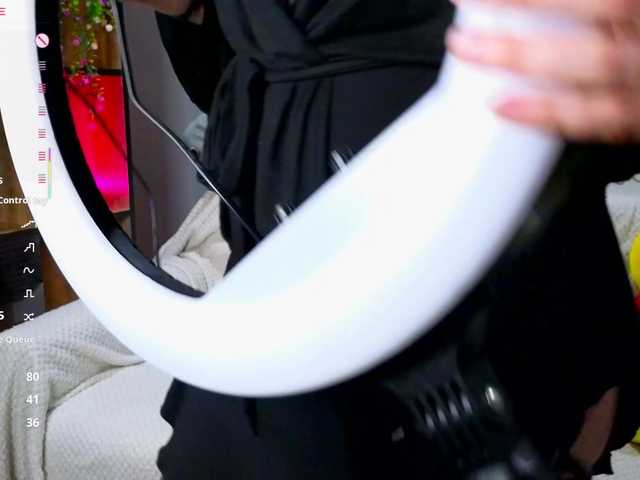 TinyMollys from BongaCams