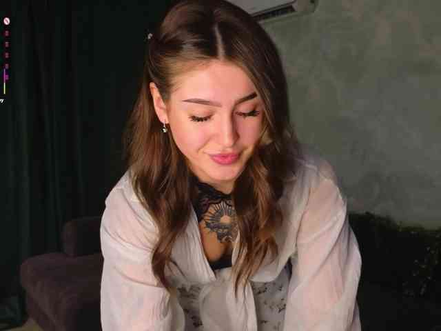 TinyMollys Live Webcam on BongaCams