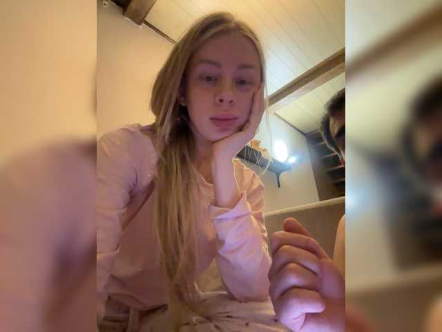 NEWHUB – webcam model profile photo