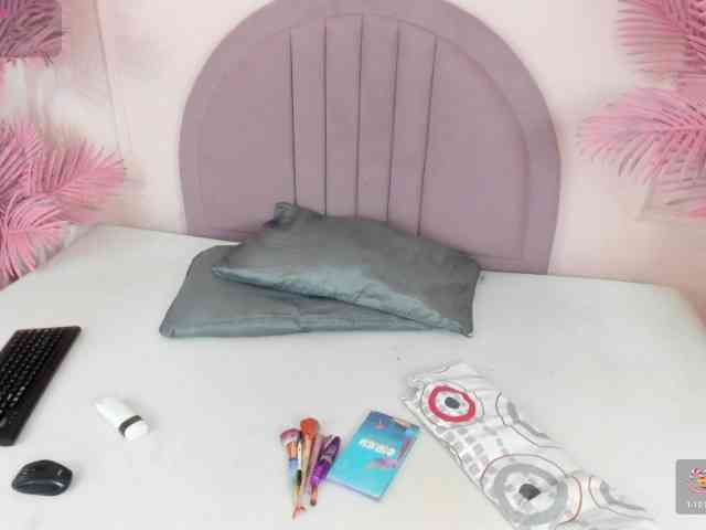 Madyscarlett Live Webcam on BongaCams
