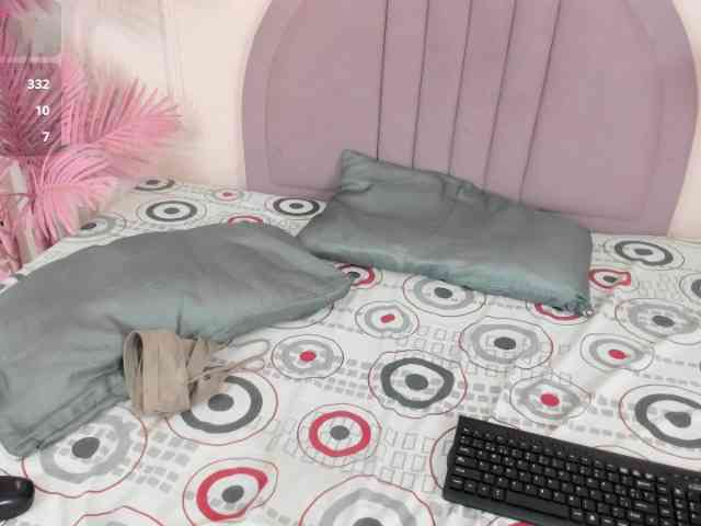 Madyscarlett Live Webcam on BongaCams