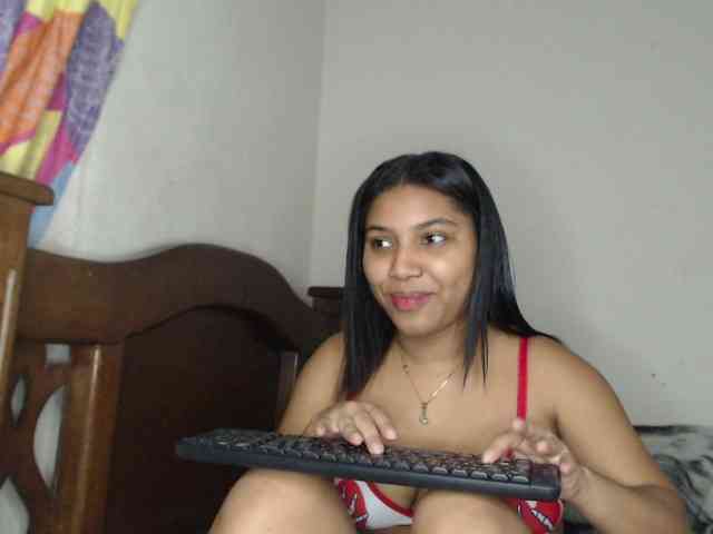 naomi-west webcam