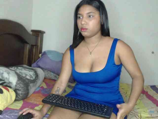 naomi-west webcam