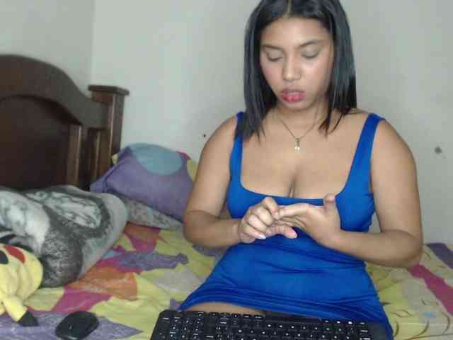 naomi-west webcam