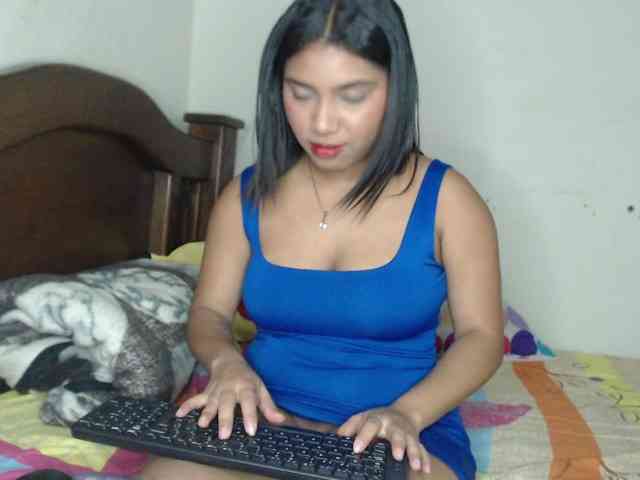naomi-west webcam