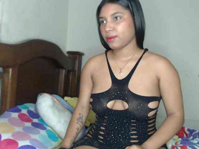 naomi-west webcam