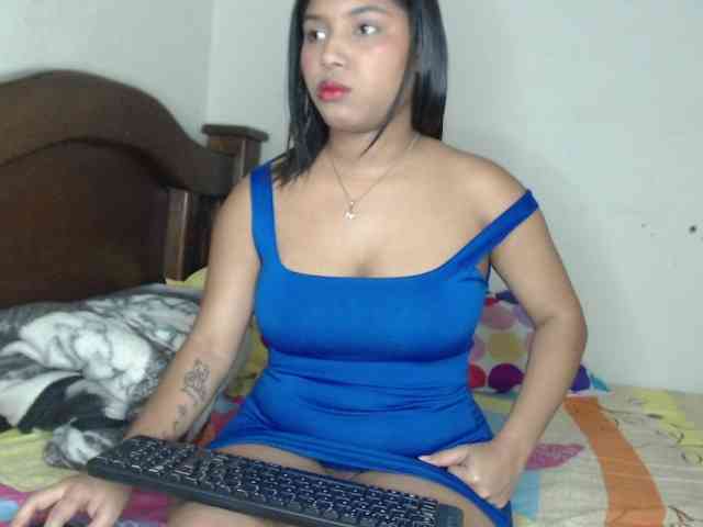 naomi-west webcam